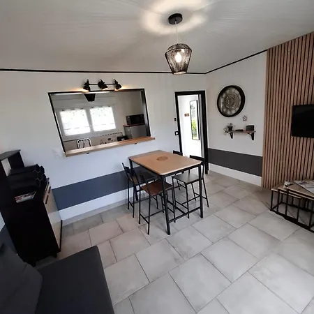 Dom wakacyjny Eco-logis Le 50, Maison Avec Jardins Et Terrasse Privatifs