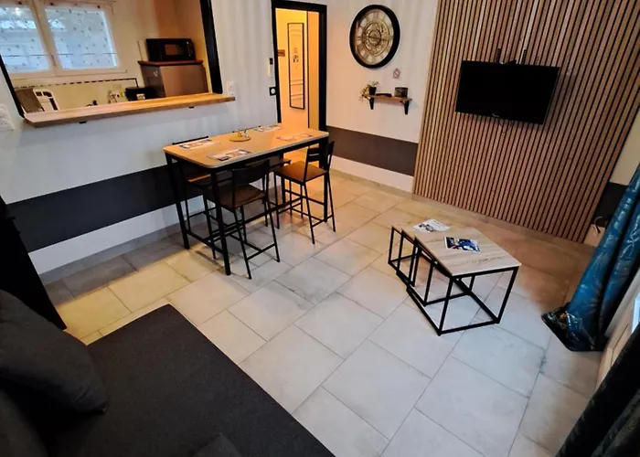 Eco-logis Le 50, Maison Avec Jardins Et Terrasse Privatifs *