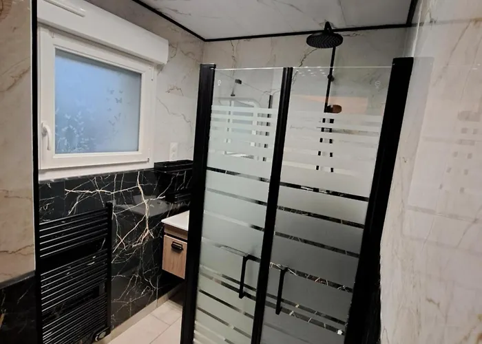 Eco-logis Le 50, Maison Avec Jardins Et Terrasse Privatifs بيت للعطل